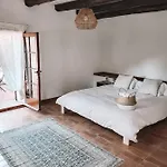 Casa Om * Dosrius